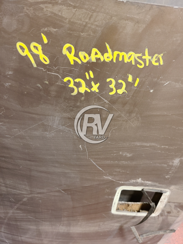 1998 Roadmaster 32’ X Compartment Doors