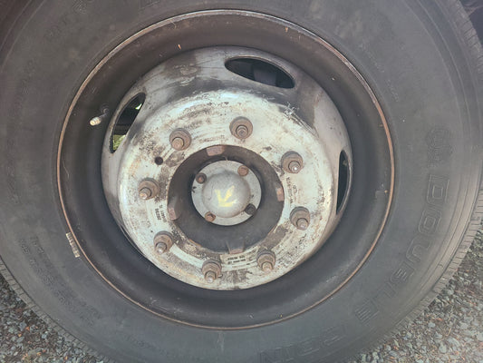 F53 19.5x6.75 8 Lug Steel Wheel
