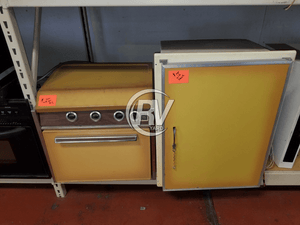 Vintage Stove Oven Range Hood And Ice Box Set Appliances