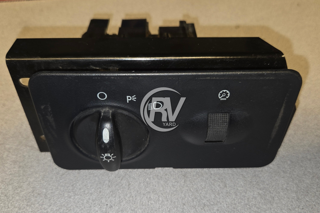 1992-1993, 1995-1997 Ford F350 Headlight Dimmer Switch - Standard Motor Products DS-533 1992-1993, 1995-1997 Ford F350 Headlight Dimmer Switch - Standard Motor Products DS-533