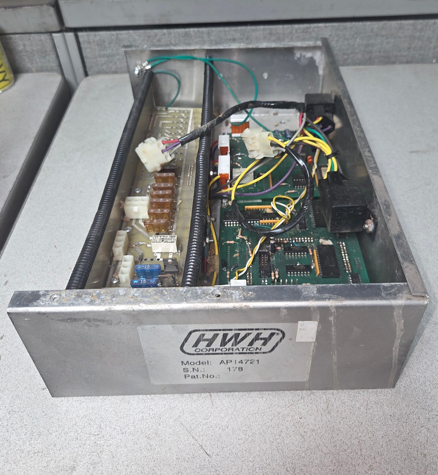 Used HWH AP14721 Levelin Control Box