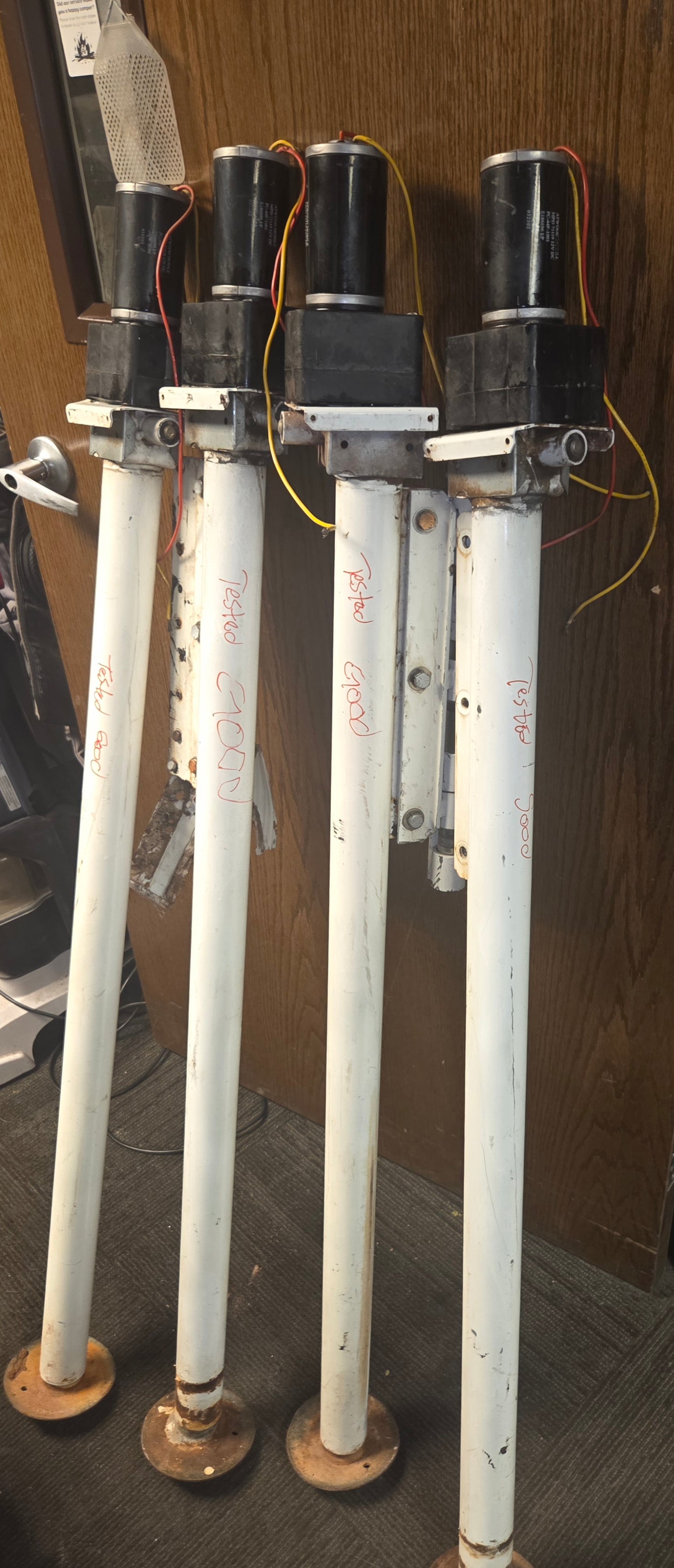 Used Electric Atwood Cap Over Camper Jacks