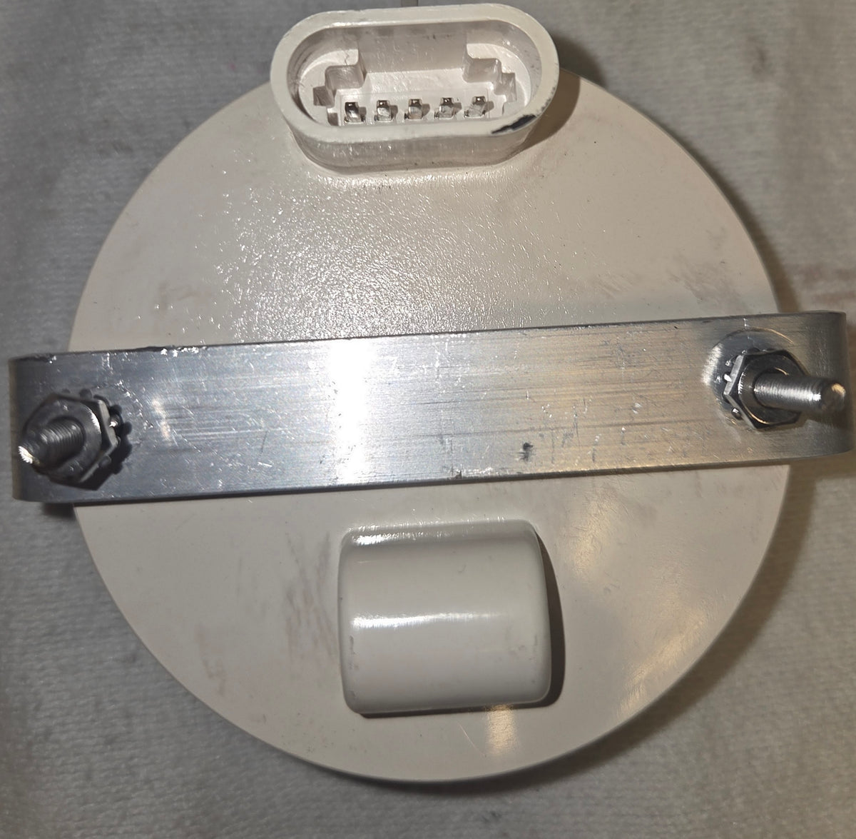 Used Freightliner Tachometer Gauge 6913-00057-01