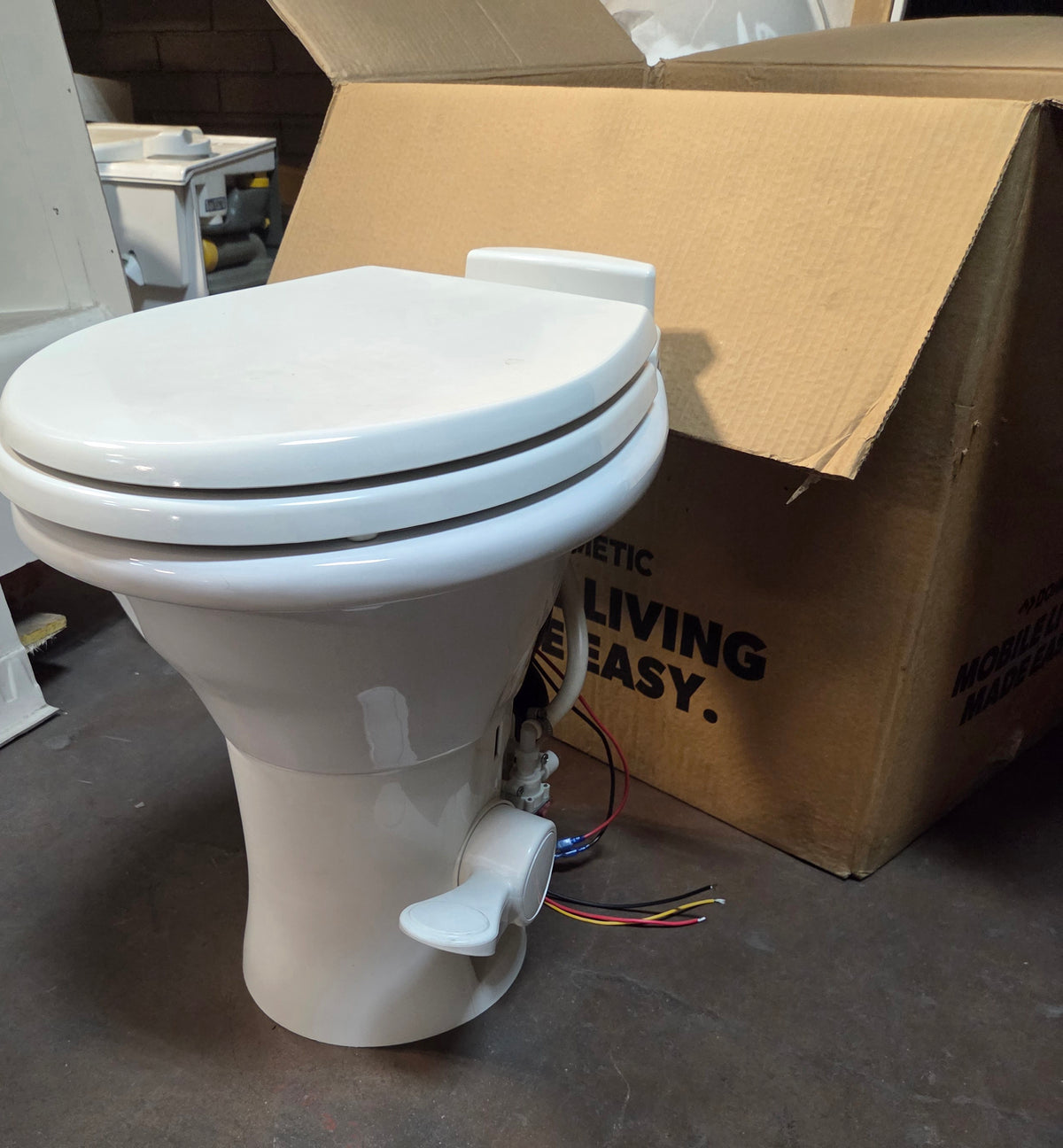 Dometic MasterFlush 7600 Series Toilet
