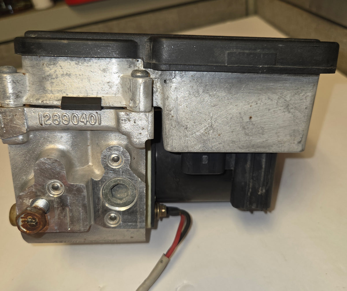 Used Ford F53 ABS P/N 4C34-2C346-DA
