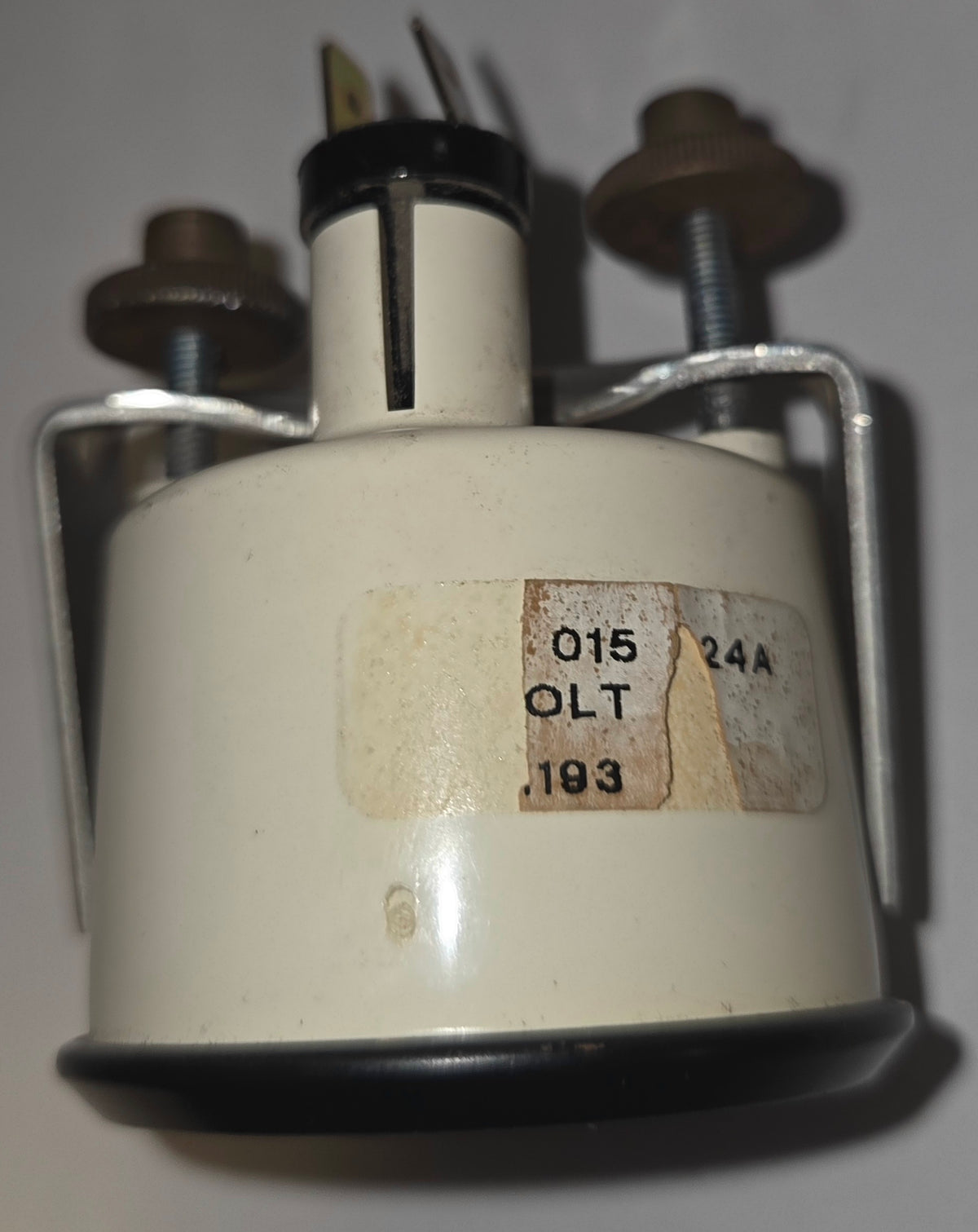 Engine Oil Pressure Gauge  P/N 1 221 015 224A