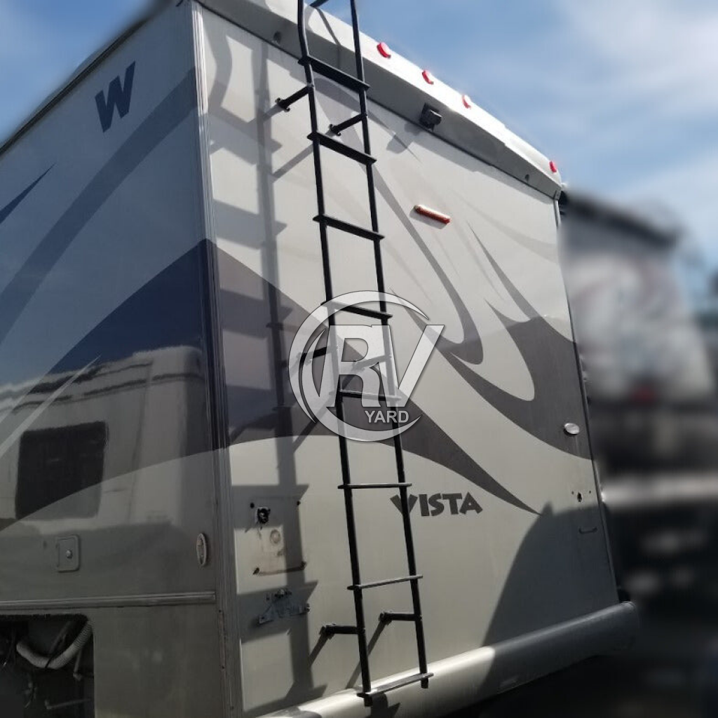 Winnebago Vista Rear Wall With Trim Pieces And Ladder