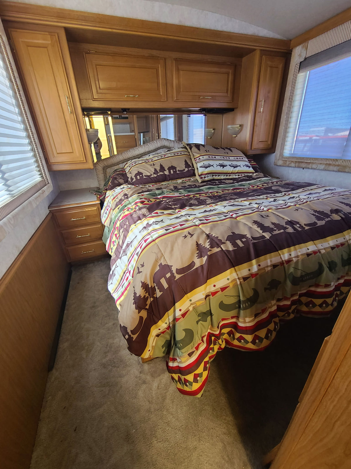 1999 Fleetwood Discovery 36T