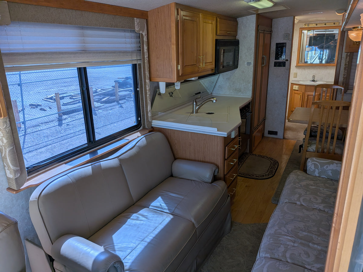 1999 Fleetwood Discovery 36T